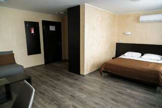 Отель Tourist Hotel Харьков Улучшенный люкс-11