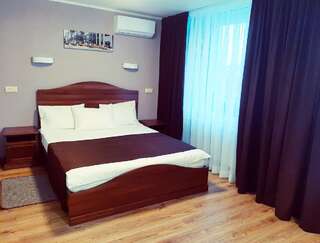 Отель Tourist Hotel Харьков Улучшенный люкс-1